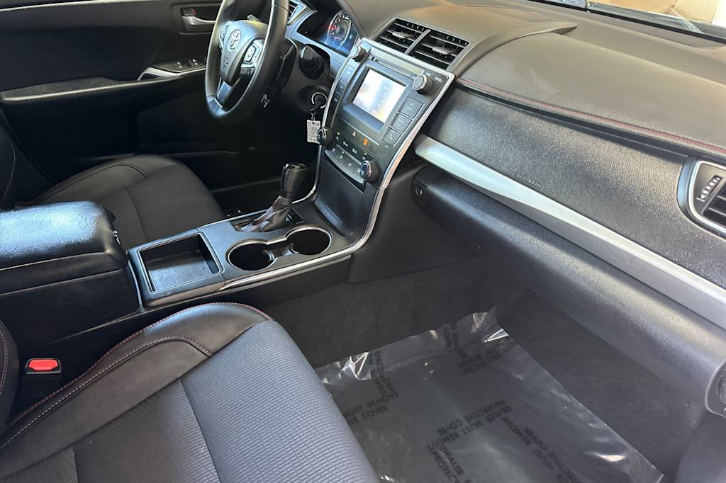 Thumbnail: 2016 Toyota Camry - 12