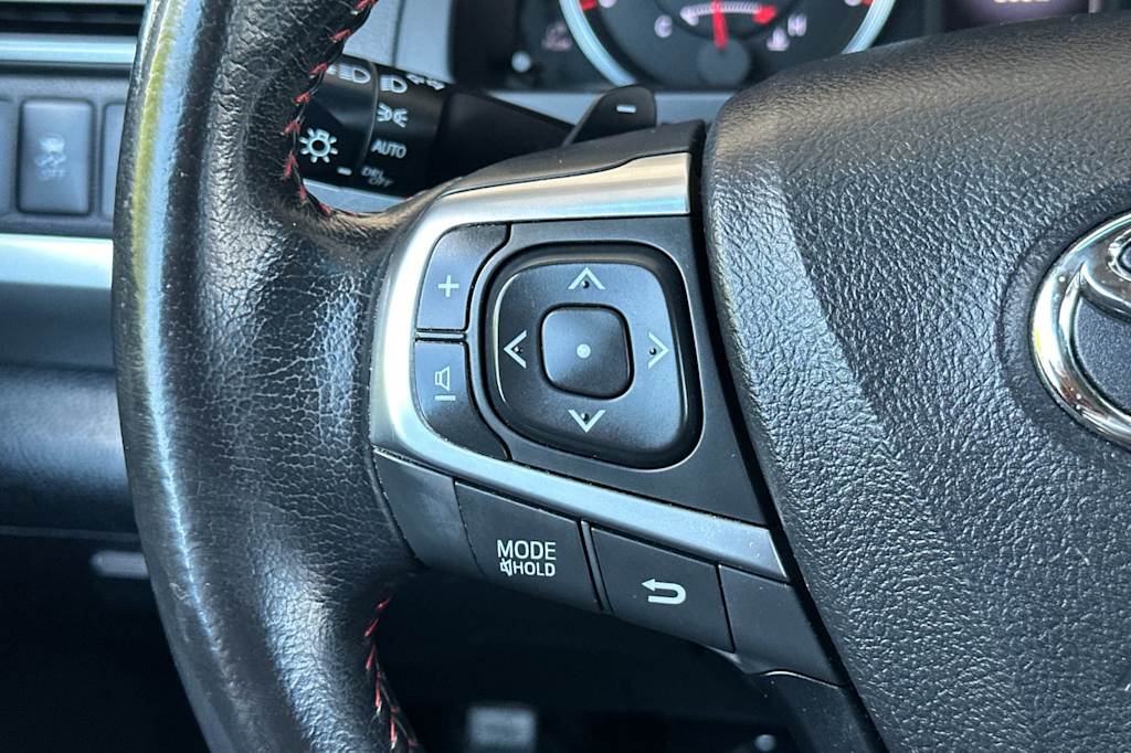 Thumbnail: 2016 Toyota Camry - 28