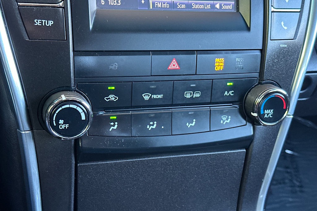 Thumbnail: 2016 Toyota Camry - 26