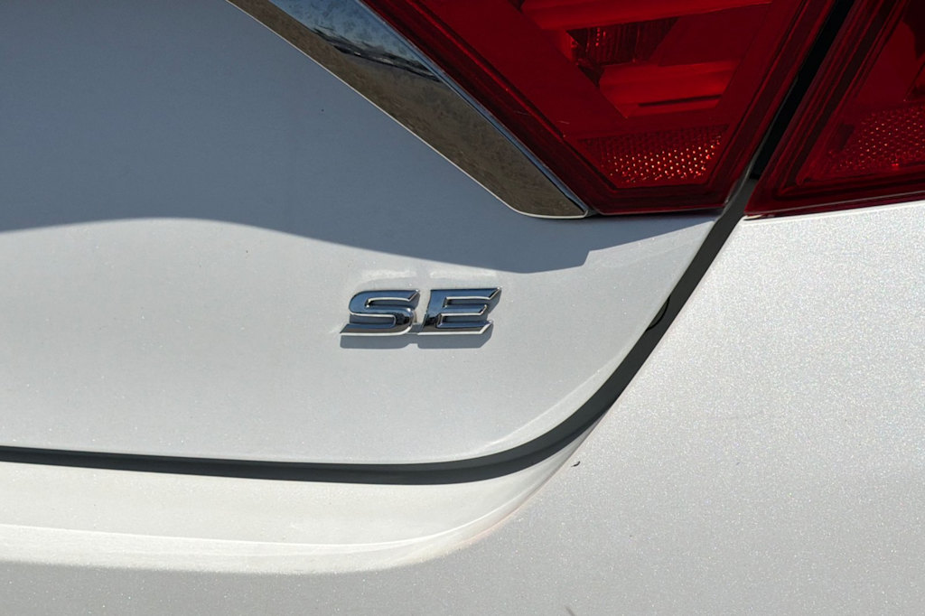 Thumbnail: 2016 Toyota Camry - 7