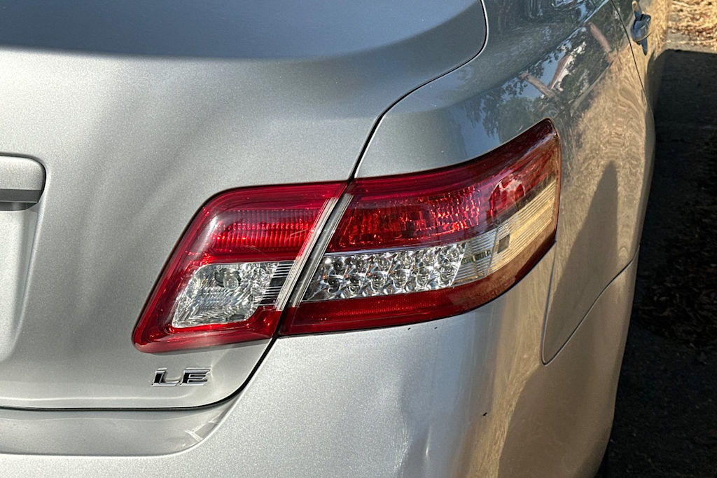Thumbnail: 2010 Toyota Camry - 16