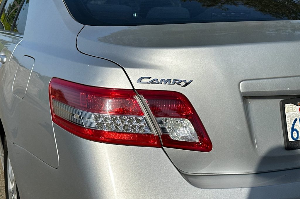 Thumbnail: 2010 Toyota Camry - 14