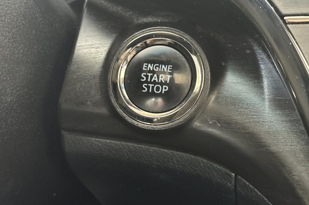 2017 Toyota Avalon XLE 27