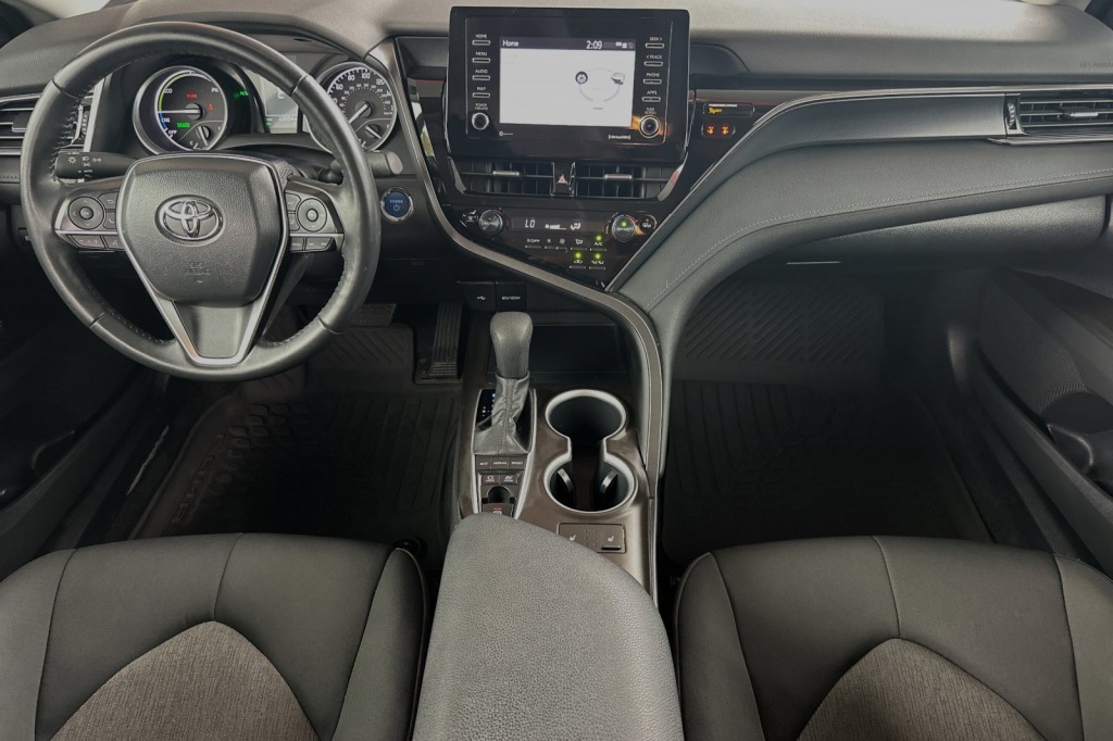 2022 Toyota Camry LE 2