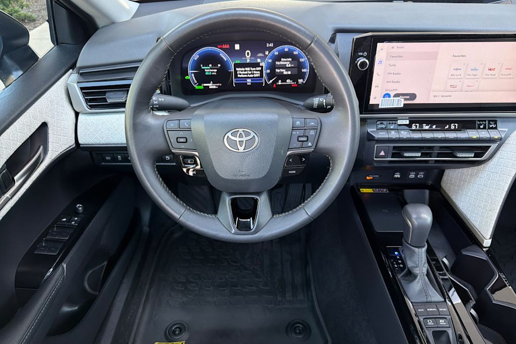 Thumbnail: 2025 Toyota Camry - 11