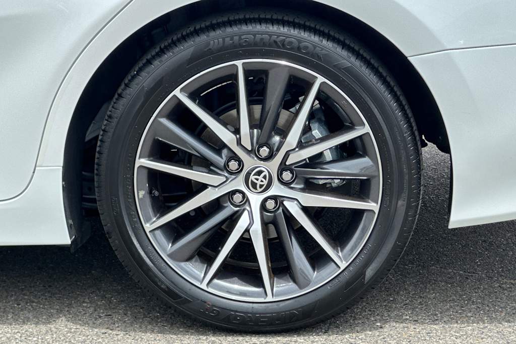 Thumbnail: 2022 Toyota Camry - 8