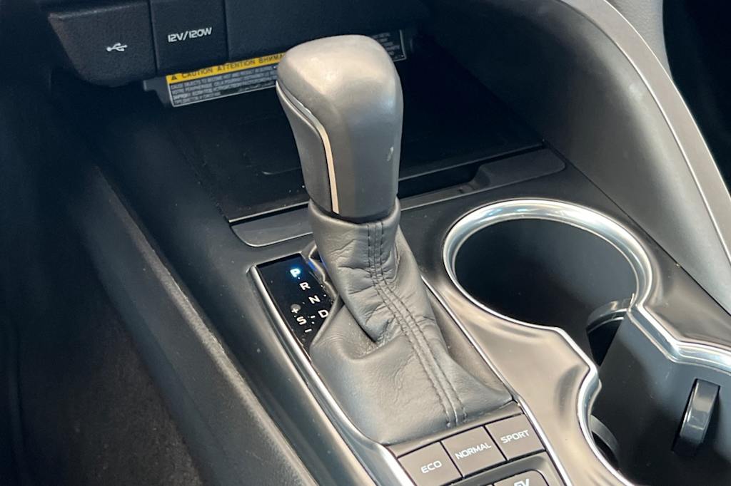 Thumbnail: 2020 Toyota Camry - 13