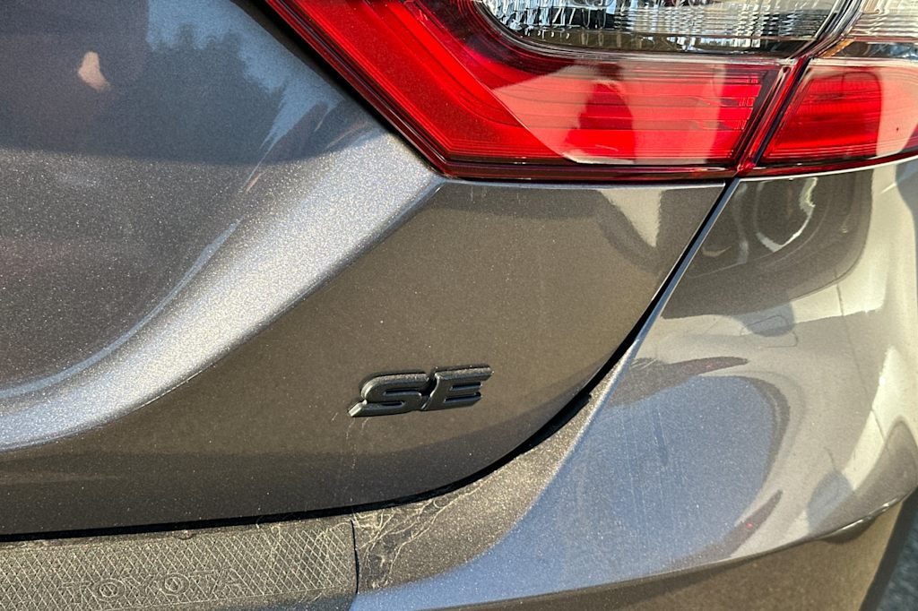 Thumbnail: 2023 Toyota Camry - 9