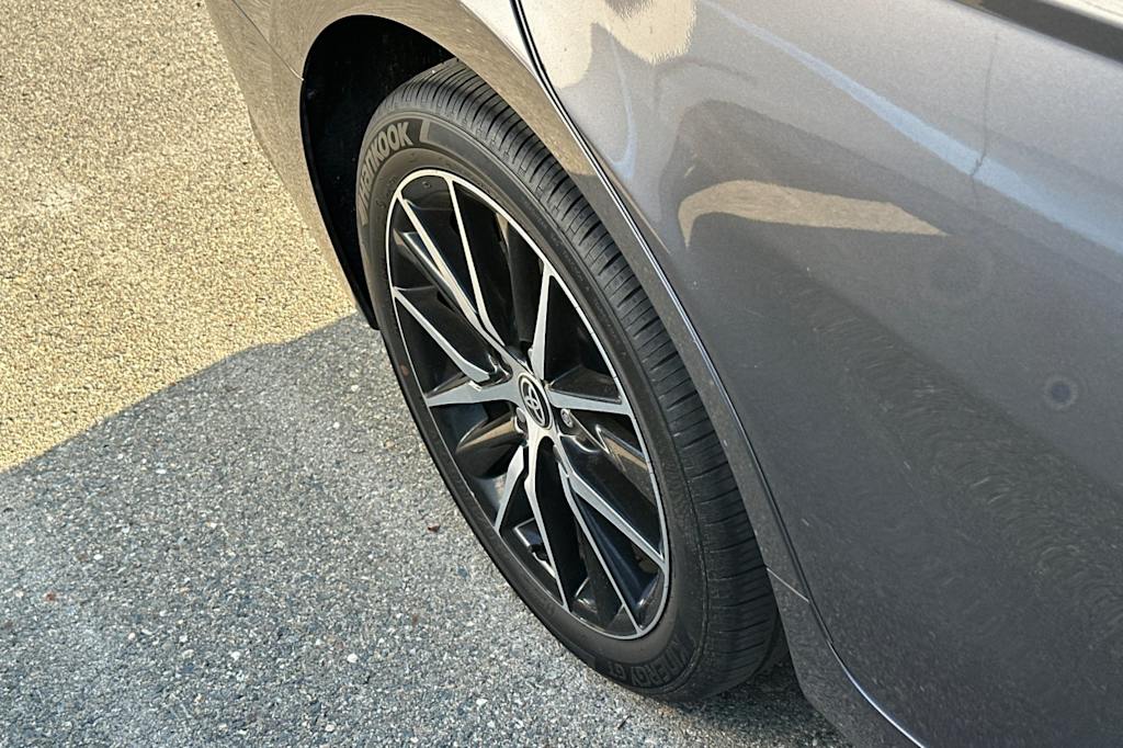 Thumbnail: 2023 Toyota Camry - 15