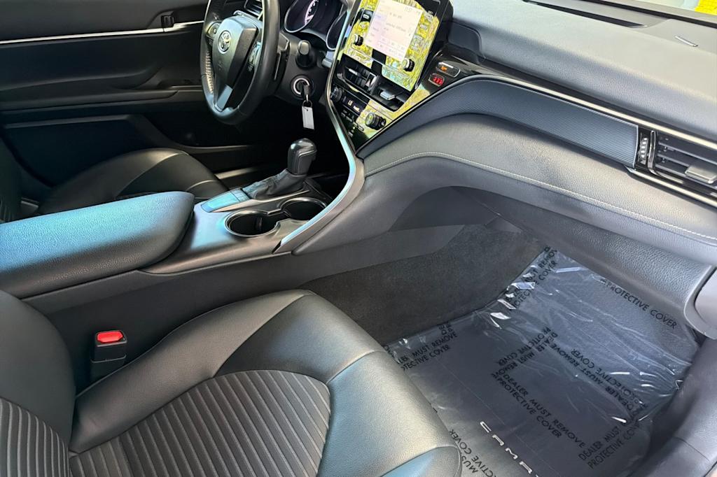 Thumbnail: 2022 Toyota Camry - 12