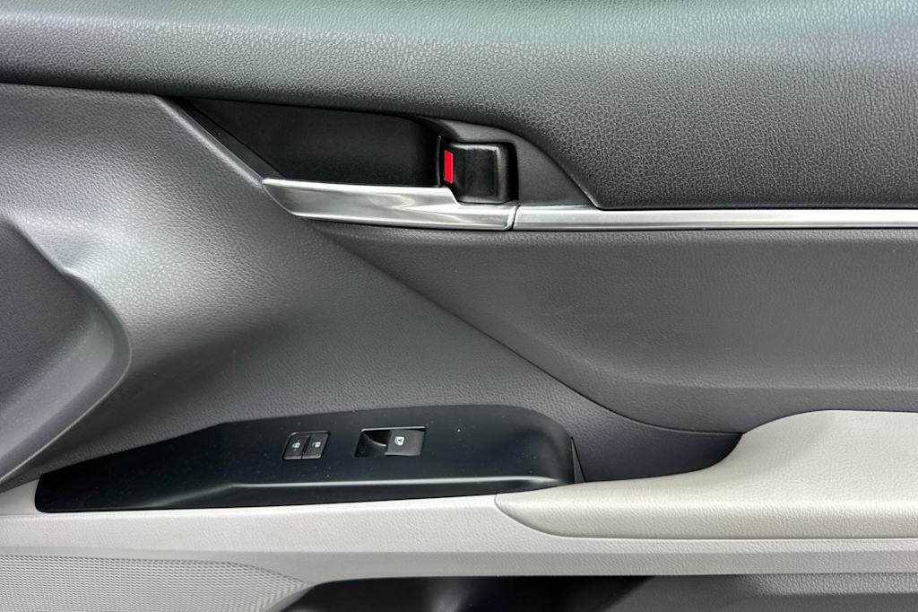 Thumbnail: 2020 Toyota Camry - 22