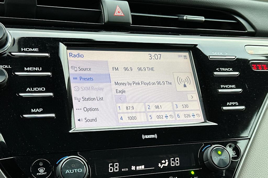 Thumbnail: 2020 Toyota Camry - 13