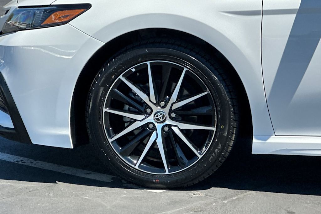 Thumbnail: 2023 Toyota Camry - 7