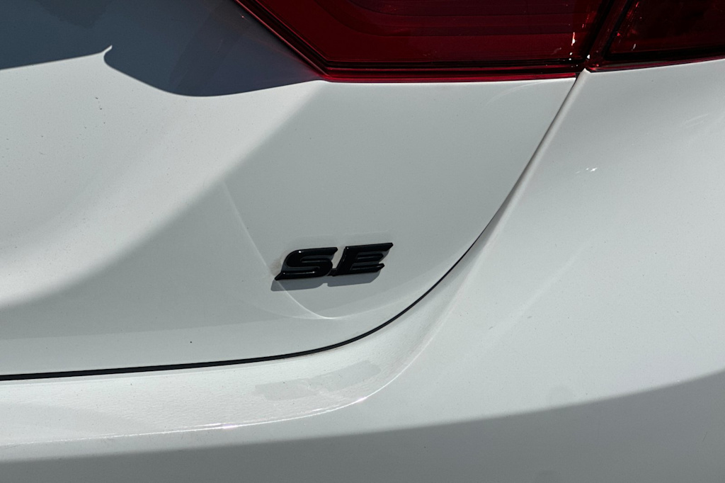 Thumbnail: 2023 Toyota Camry - 7