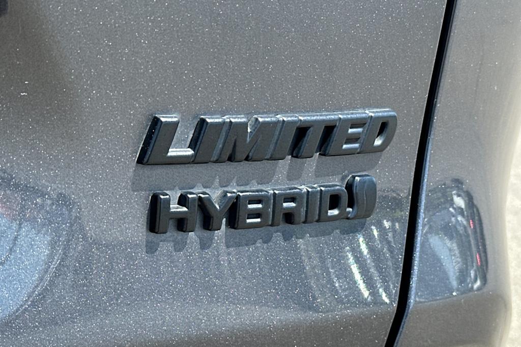 Thumbnail: 2022 Toyota RAV4 - 7