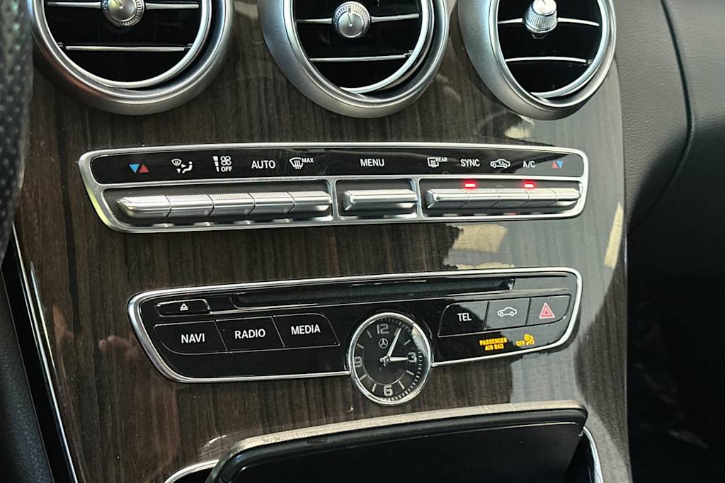 2015 Mercedes-Benz C-Class C 300 28