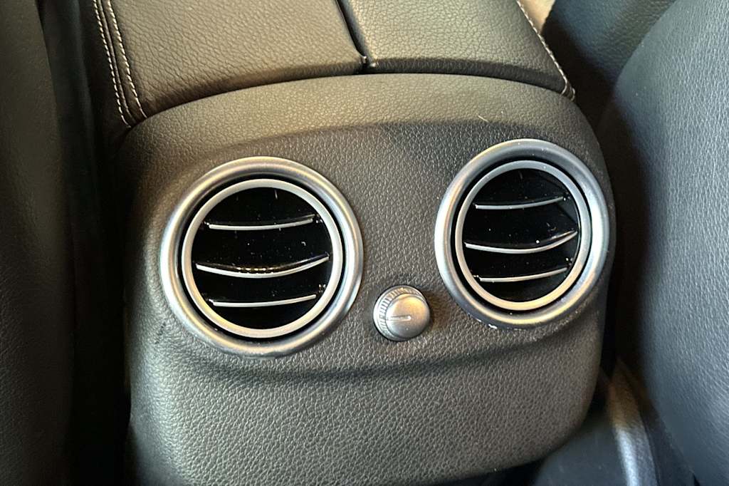 2015 Mercedes-Benz C-Class C 300 23
