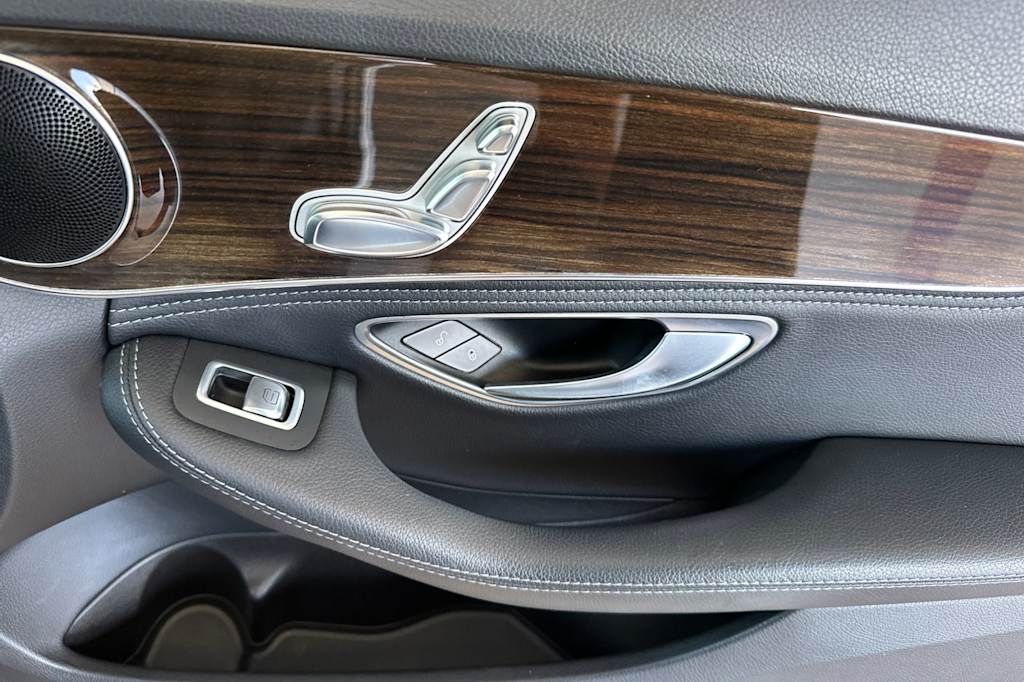 2015 Mercedes-Benz C-Class C 300 25