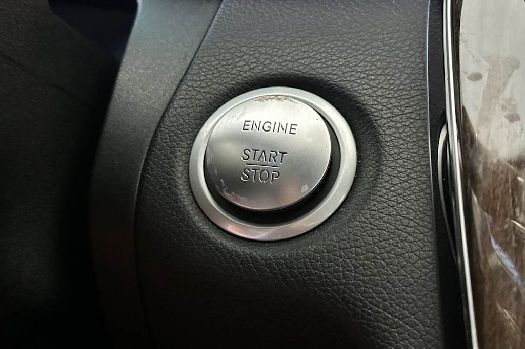 2015 Mercedes-Benz C-Class C 300 29