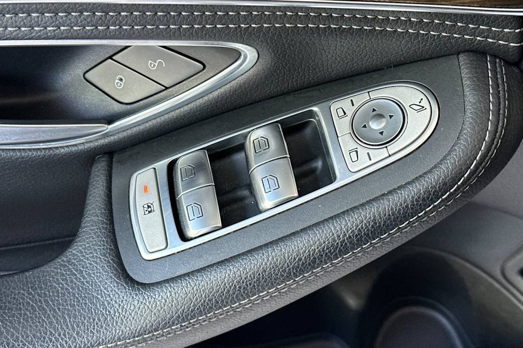 2015 Mercedes-Benz C-Class C 300 22