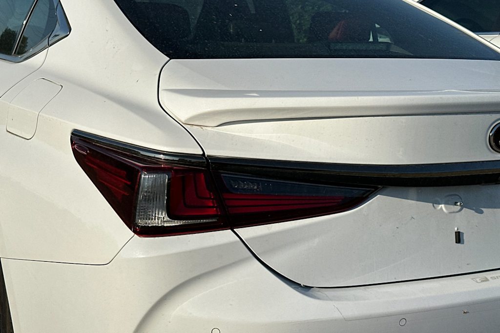 Thumbnail: 2023 Lexus ES - 16