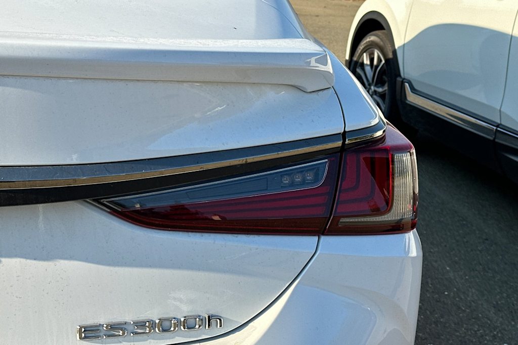 Thumbnail: 2023 Lexus ES - 18