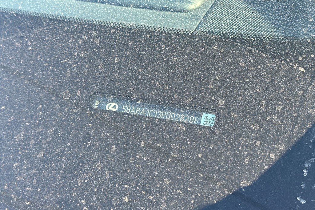 Thumbnail: 2023 Lexus ES - 7