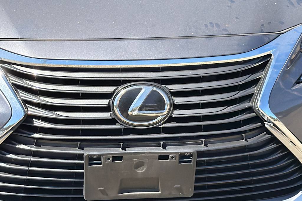 Thumbnail: 2018 Lexus ES - 13