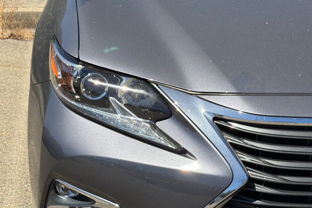 Thumbnail: 2018 Lexus ES - 11
