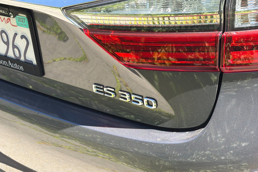 Thumbnail: 2018 Lexus ES - 10