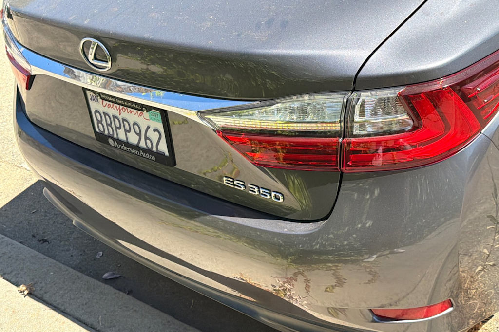 Thumbnail: 2018 Lexus ES - 16
