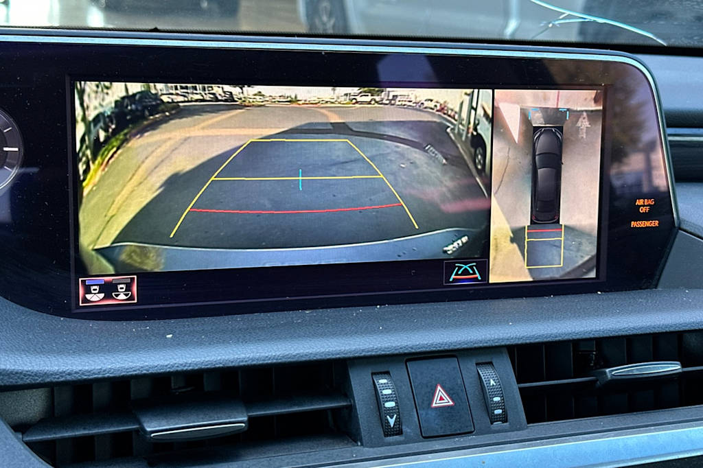 Thumbnail: 2019 Lexus ES - 26