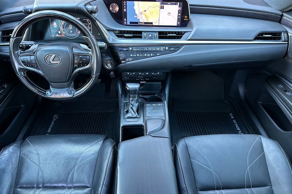 Thumbnail: 2019 Lexus ES - 2
