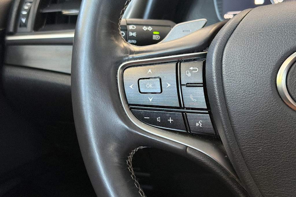 Thumbnail: 2019 Lexus ES - 29