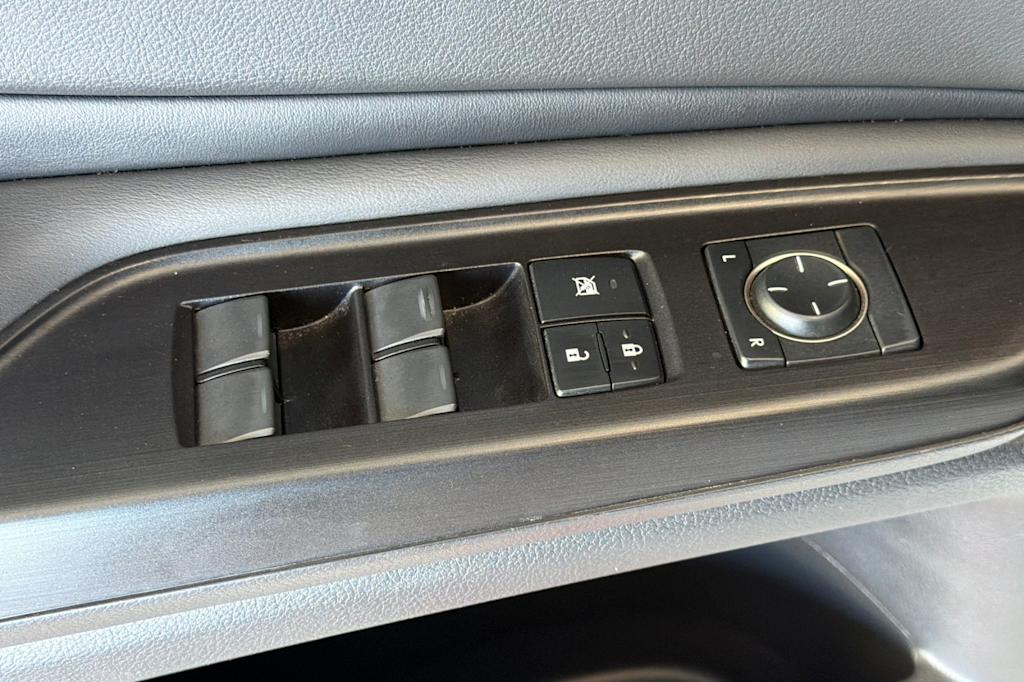 Thumbnail: 2019 Lexus ES - 21