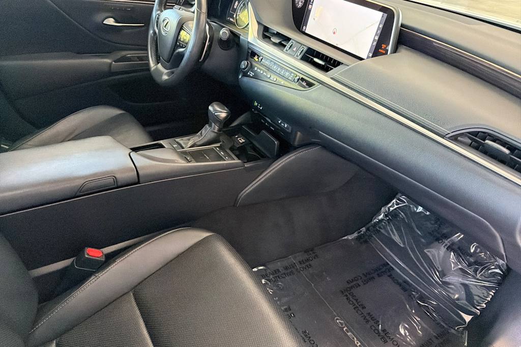 Thumbnail: 2019 Lexus ES - 12