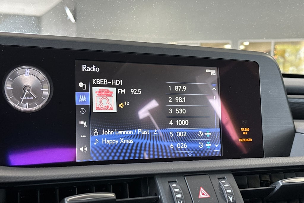 Thumbnail: 2020 Lexus ES - 14