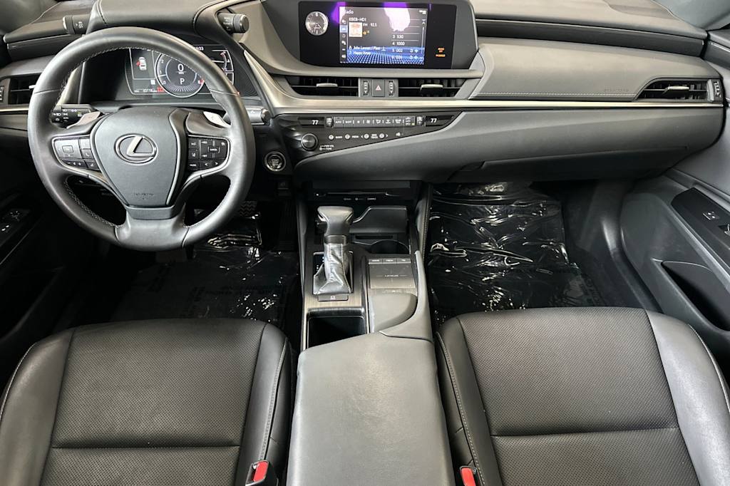 Thumbnail: 2020 Lexus ES - 2