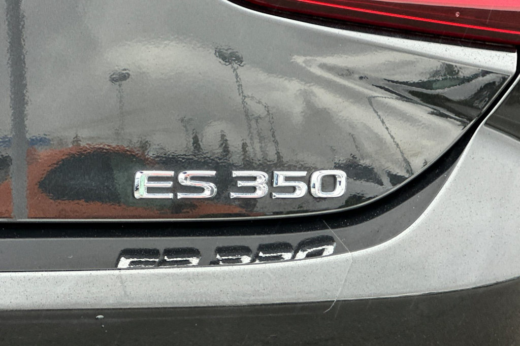 Thumbnail: 2020 Lexus ES - 7