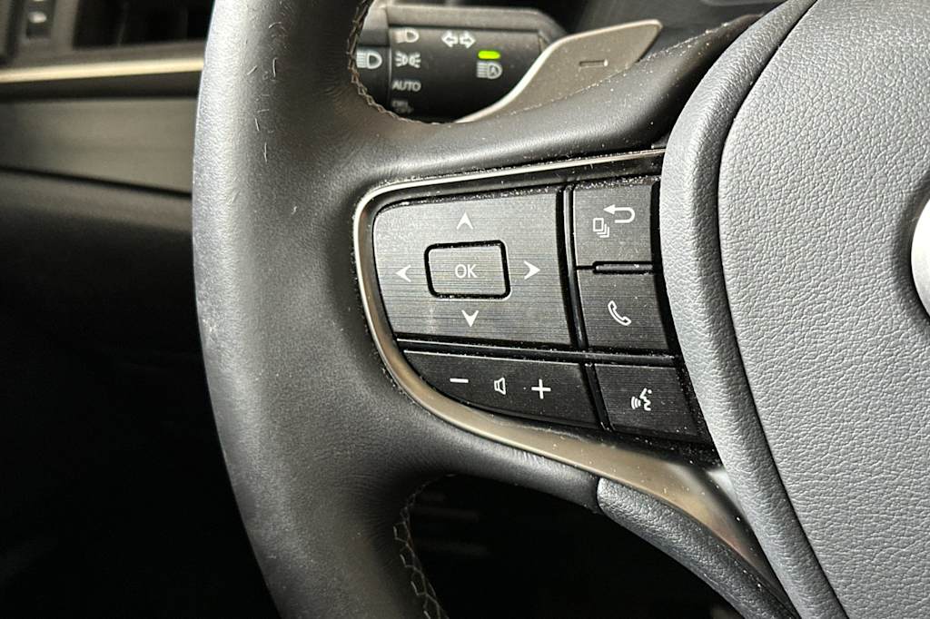 Thumbnail: 2020 Lexus ES - 29