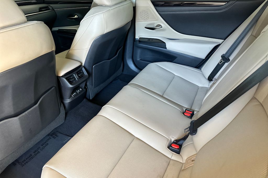 Thumbnail: 2020 Lexus ES - 10