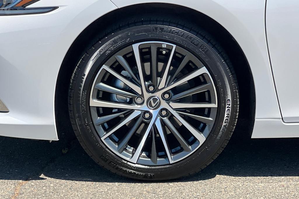 Thumbnail: 2025 Lexus ES - 7