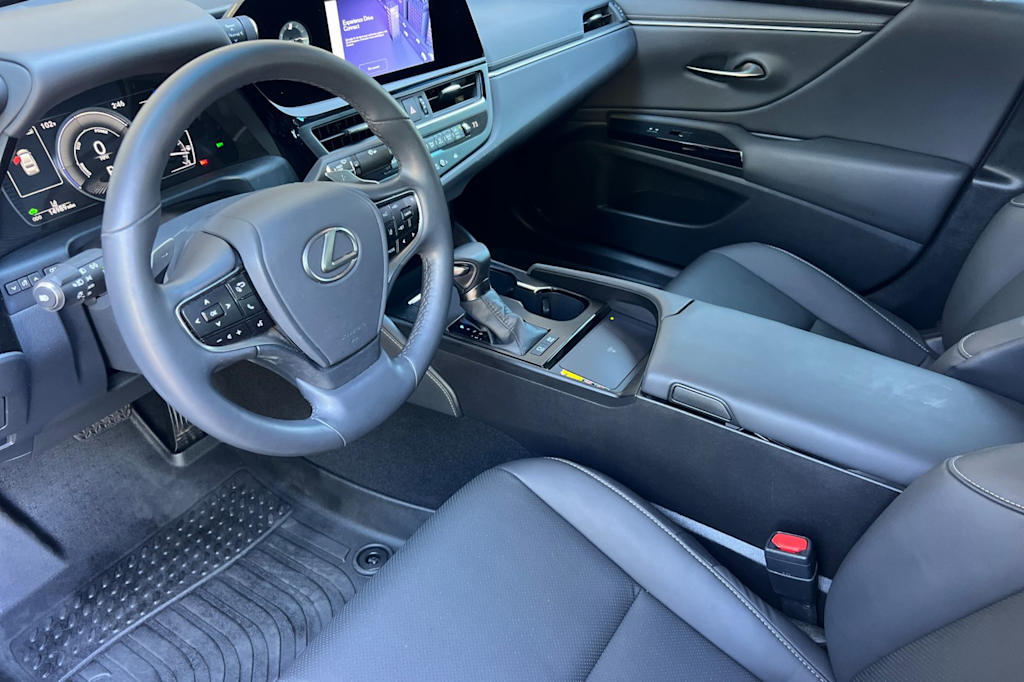 Thumbnail: 2025 Lexus ES - 8