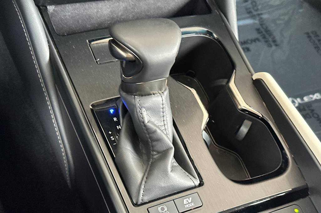 Thumbnail: 2025 Lexus ES - 14