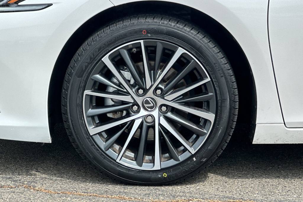 Thumbnail: 2025 Lexus ES - 8