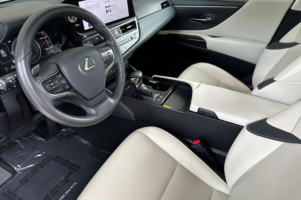 Thumbnail: 2025 Lexus ES - 9