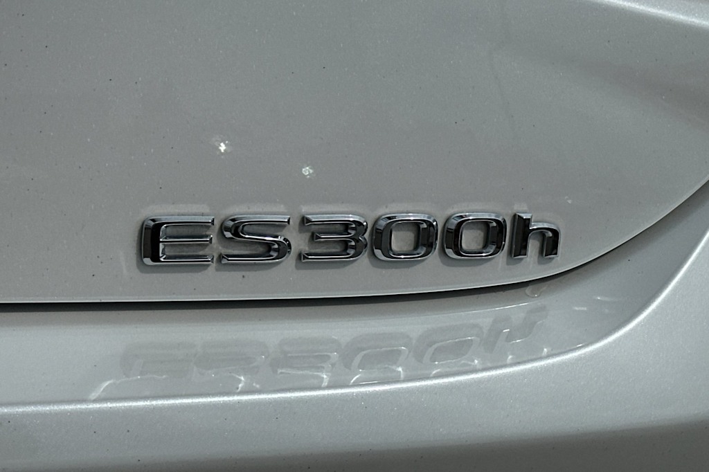 Thumbnail: 2025 Lexus ES - 7