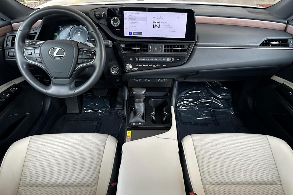 Thumbnail: 2025 Lexus ES - 2