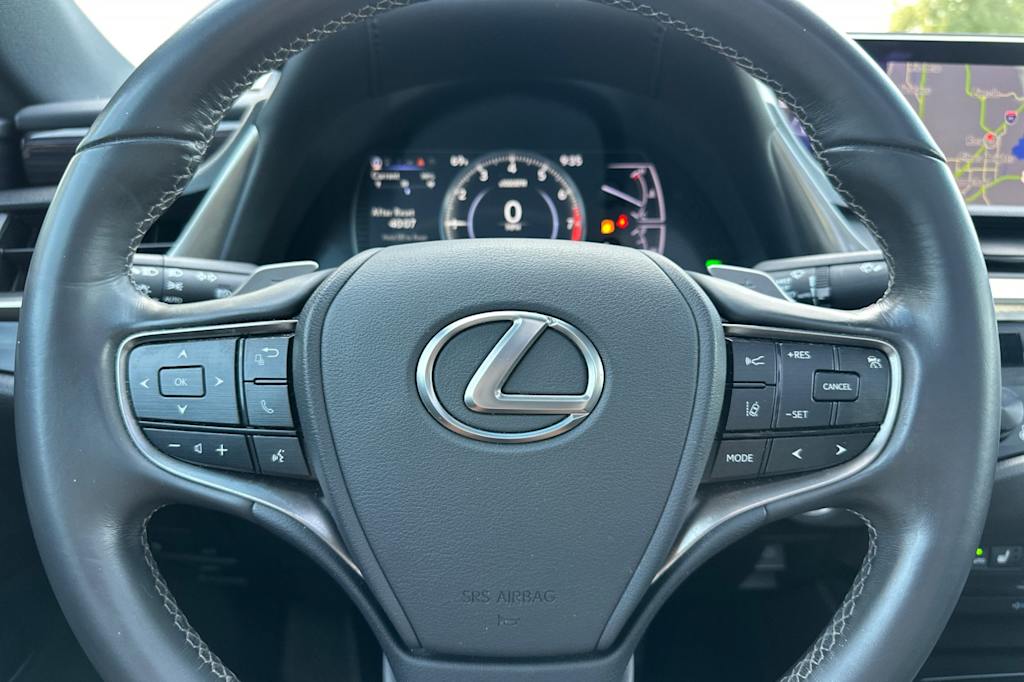 Thumbnail: 2020 Lexus ES - 29