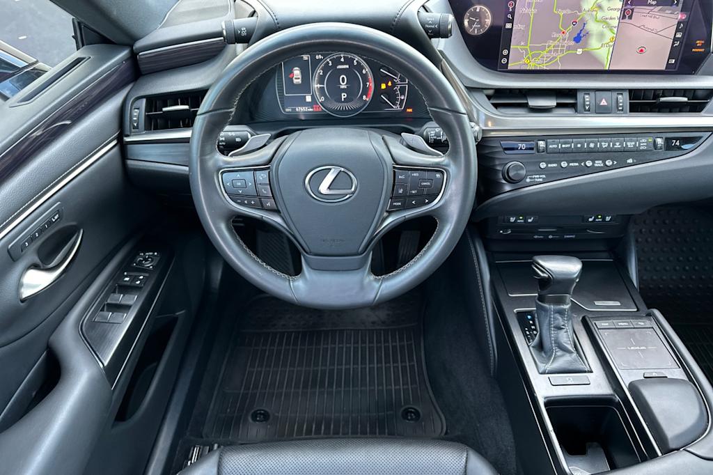 Thumbnail: 2020 Lexus ES - 12